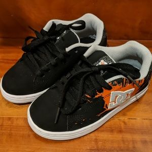 DC Shoes Black w/ Orange Youth 13.5
